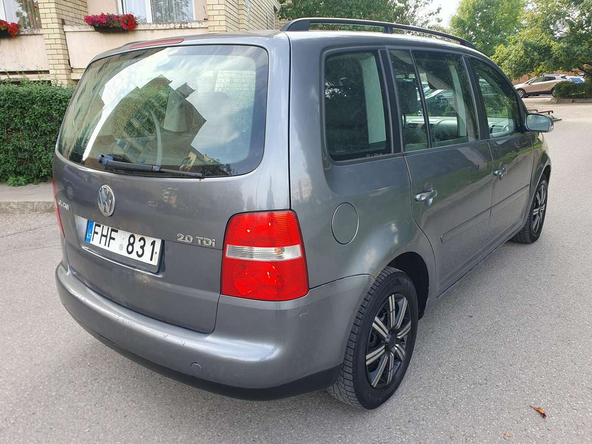 Volkswagen Touran 2004 — photo 6