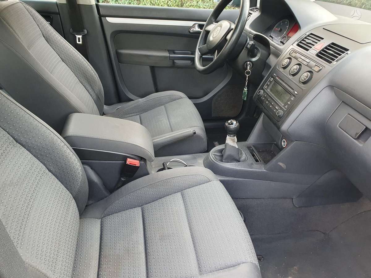 Volkswagen Touran 2004 — photo 7
