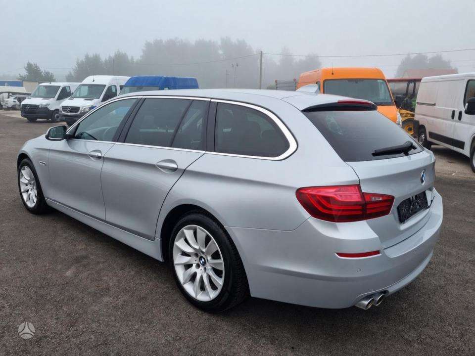 BMW 530 2014 — двигун 2993 cm³, 258 HP (190kW)
