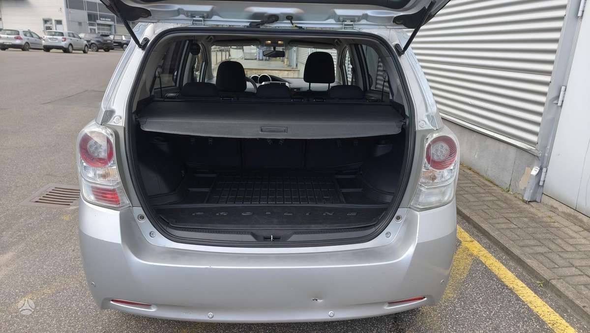 Toyota Verso 2012 — photo 10