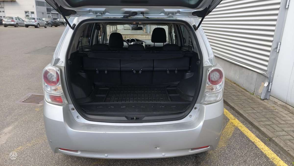 Toyota Verso 2012 — photo 11