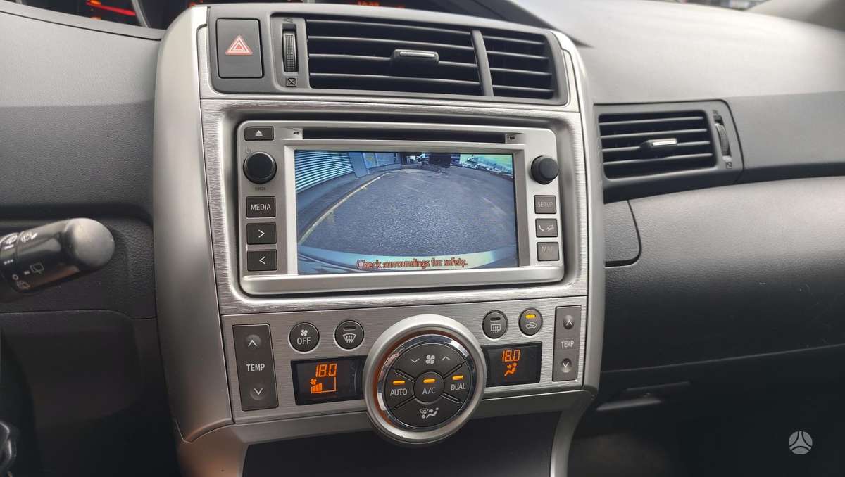 Toyota Verso 2012 — photo 20