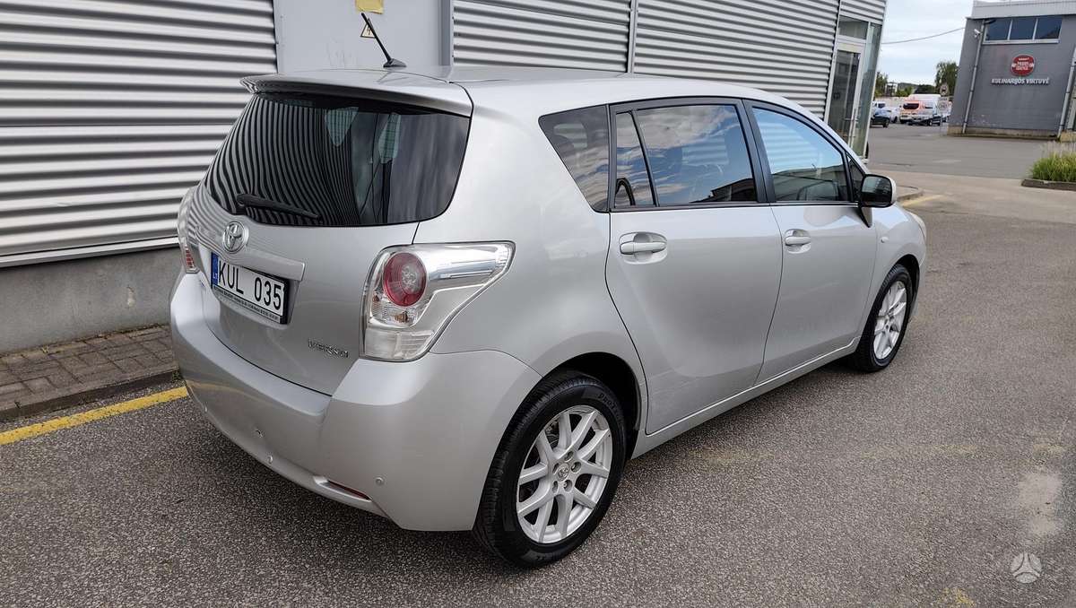 Toyota Verso 2012 — photo 7