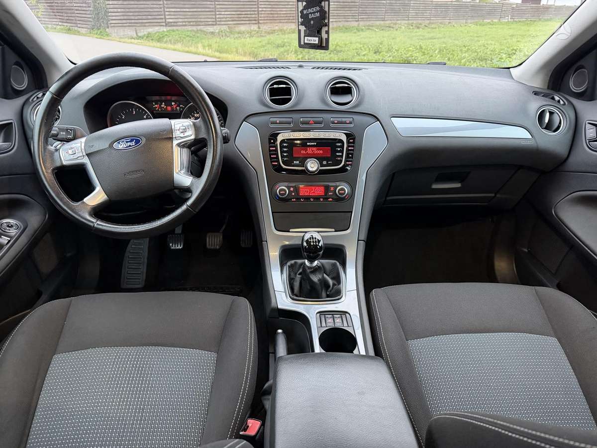 Ford Mondeo 2011 — photo 10