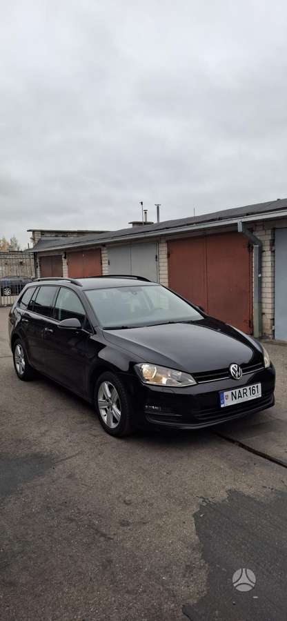 Volkswagen Golf 2013 — rear view