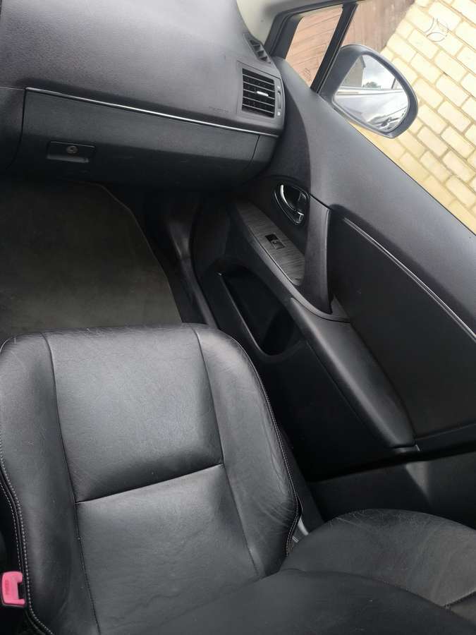 Toyota Avensis 2009 — photo 7