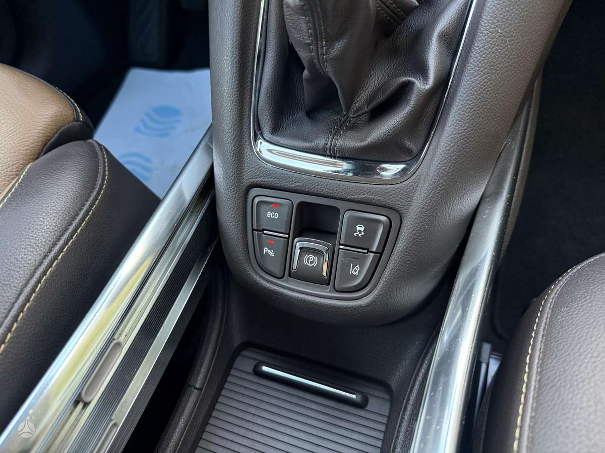 Opel Zafira 2012 — photo 17