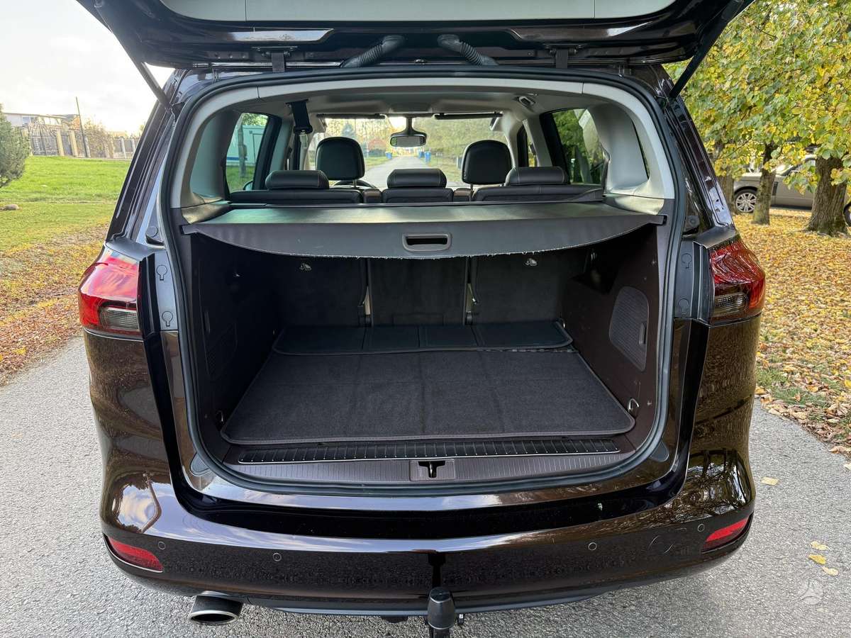 Opel Zafira 2012 — photo 19