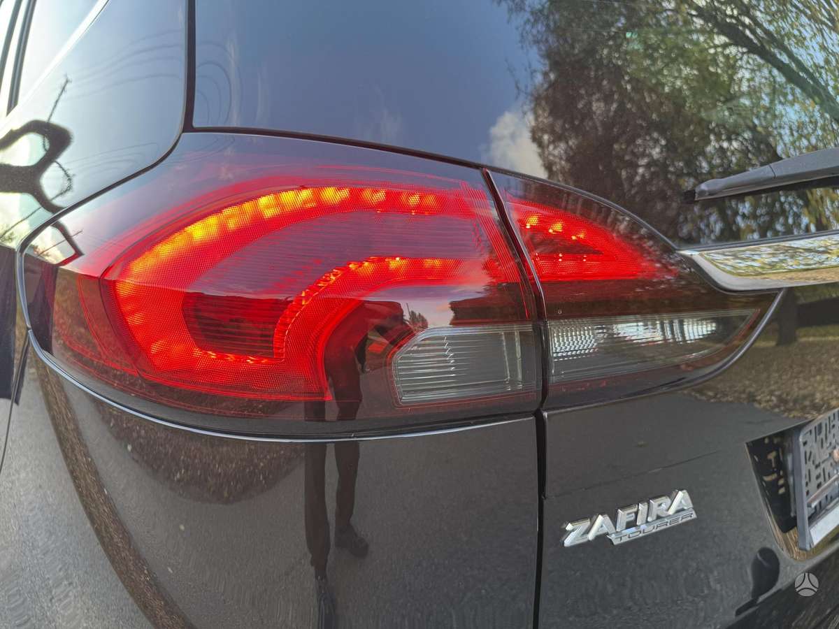 Opel Zafira 2012 — photo 21