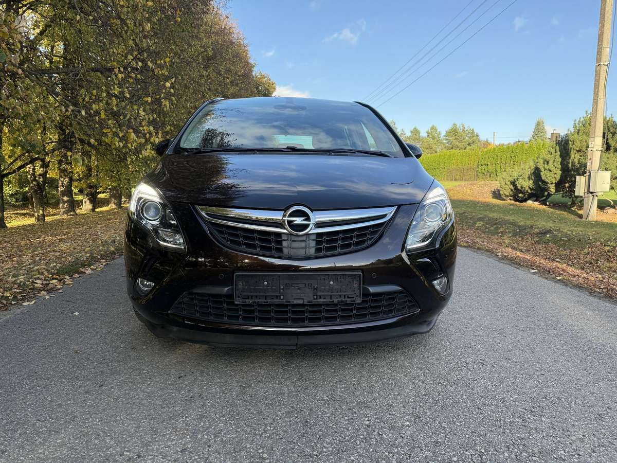 Opel Zafira 2012 — engine 1956 cm³, 165 HP (121kW)