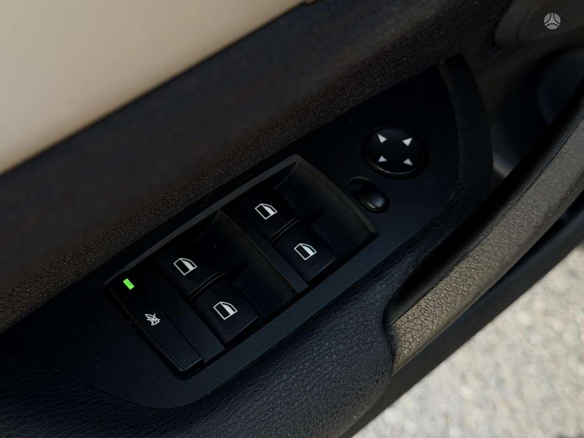 BMW X1 2013 — photo 30