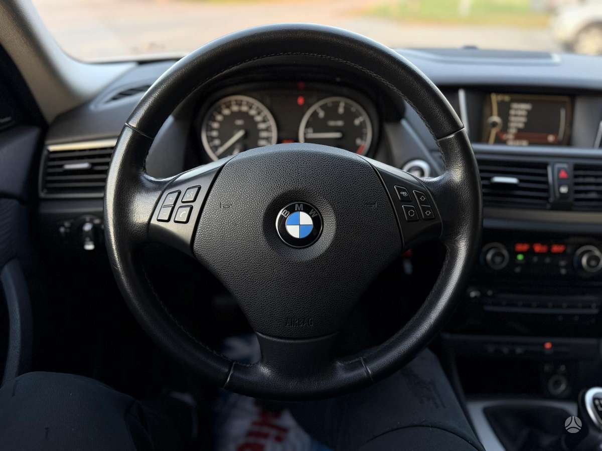BMW X1 2013 — photo 35