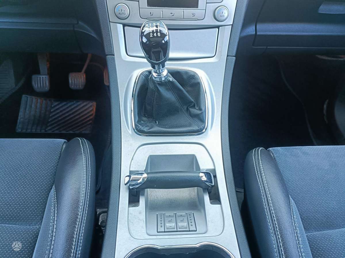 Ford S-MAX 2008 — photo 11
