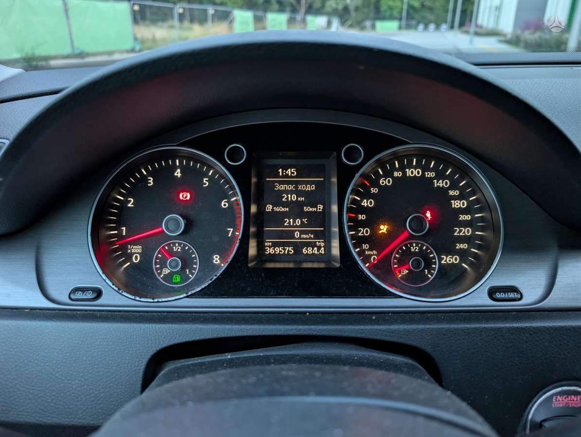 Volkswagen Passat 2012 — photo 16