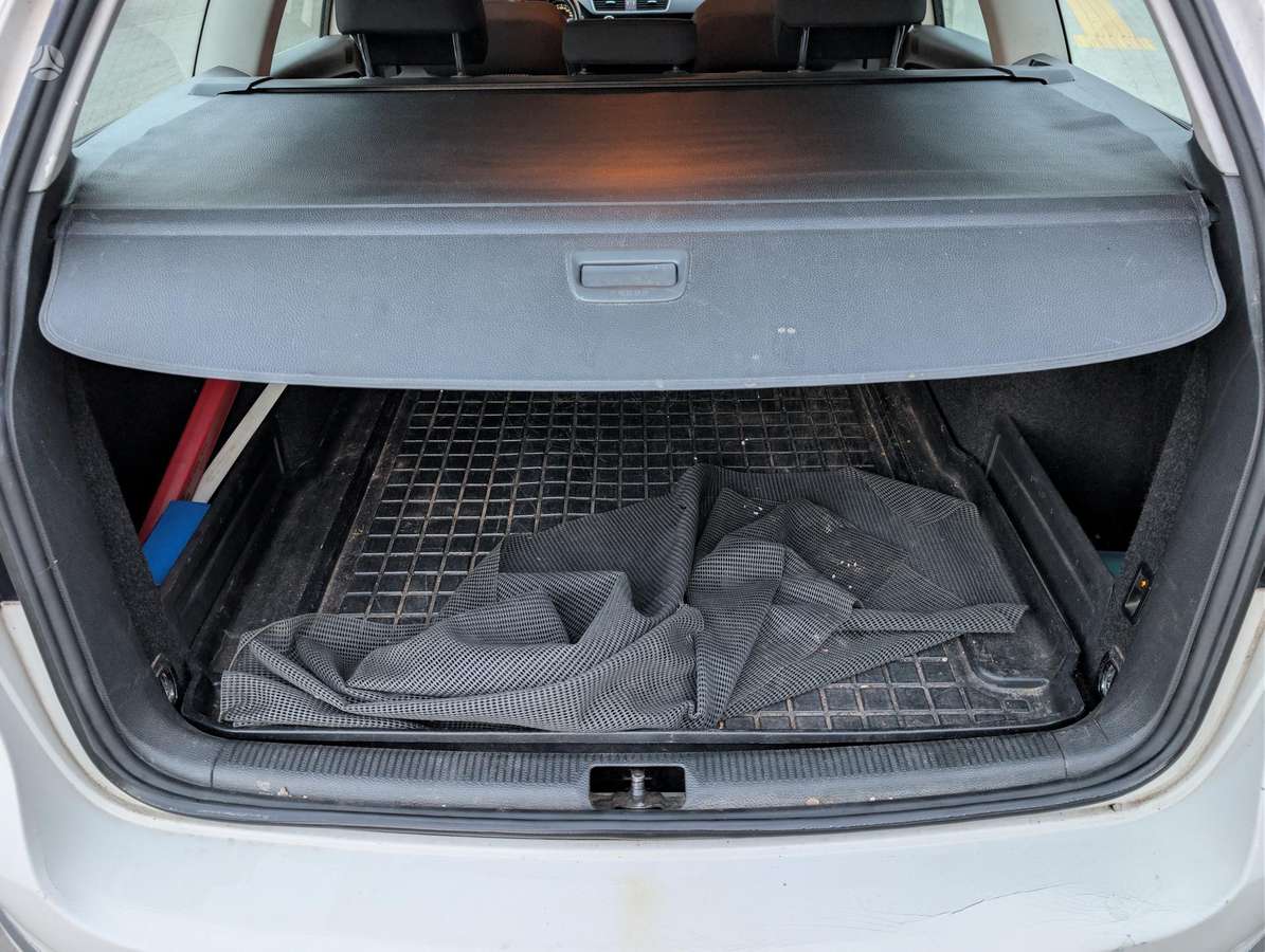 Volkswagen Passat 2012 — photo 18