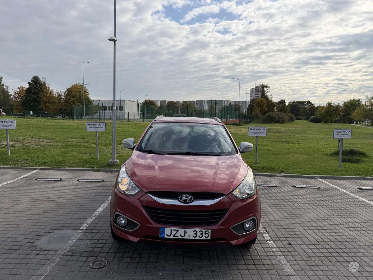 Hyundai ix35 2011 — вигляд ззаду