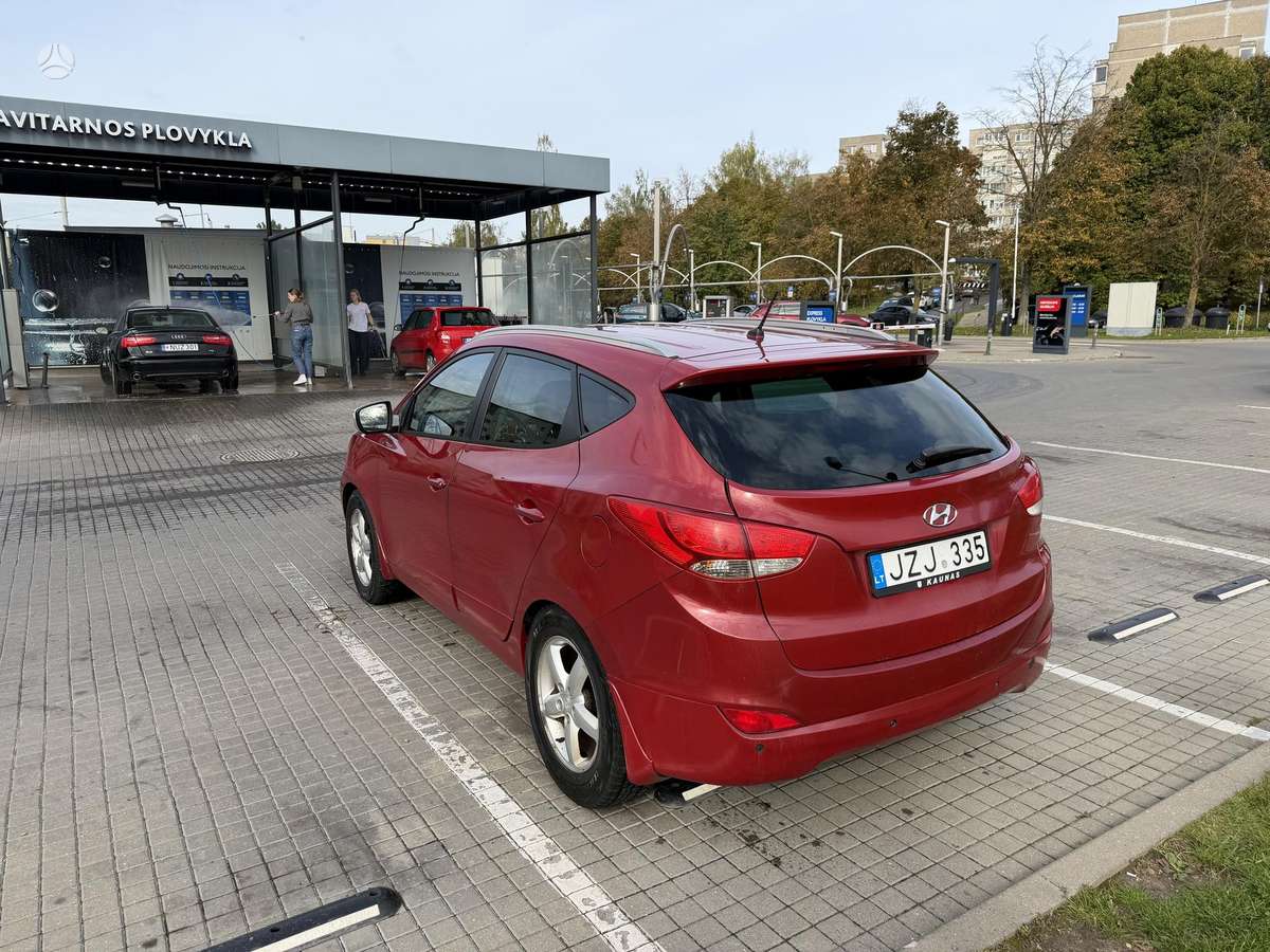 Hyundai ix35 2011 — салон