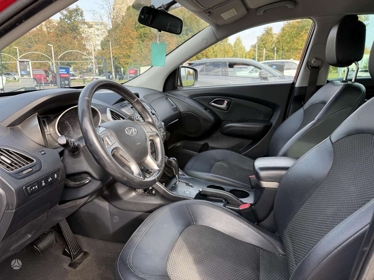 Hyundai ix35 2011 — двигун 1995 cm³, 184 HP (135kW)