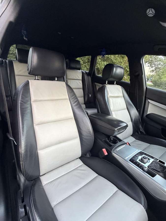 Audi A6 2011 — photo 15