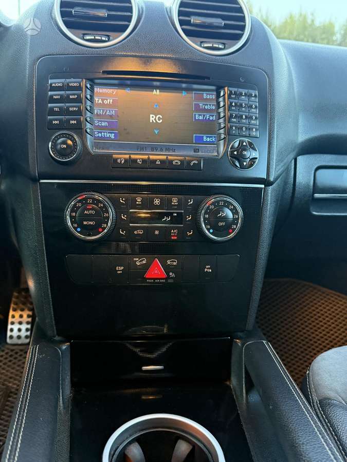 Mercedes-Benz ML320 2007 — photo 10