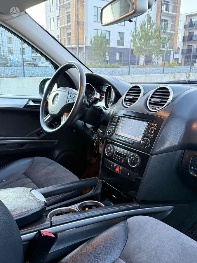 Mercedes-Benz ML320 2007 — photo 11