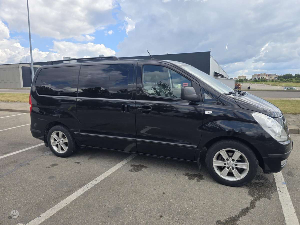 Hyundai H1 2010 — салон