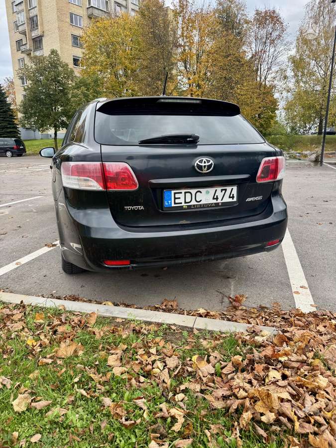 Toyota Avensis 2009 — двигун 1798 cm³, 147 HP (108kW)