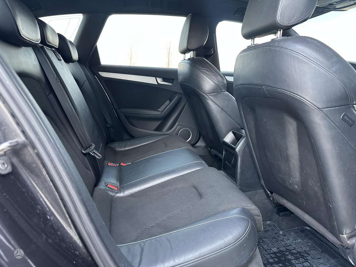 Audi A4 2011 — photo 10