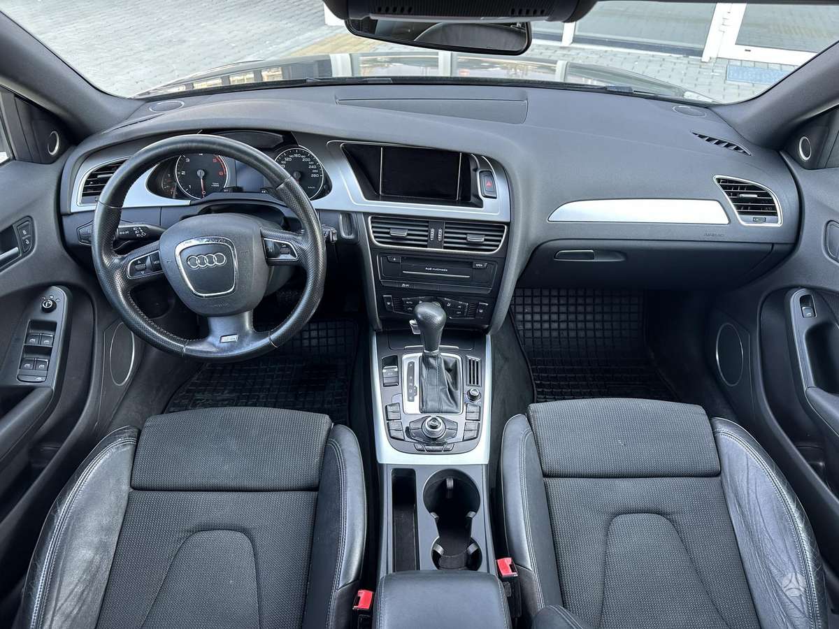 Audi A4 2011 — photo 11