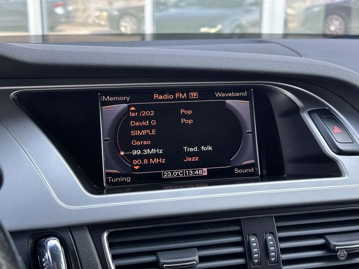 Audi A4 2011 — photo 15