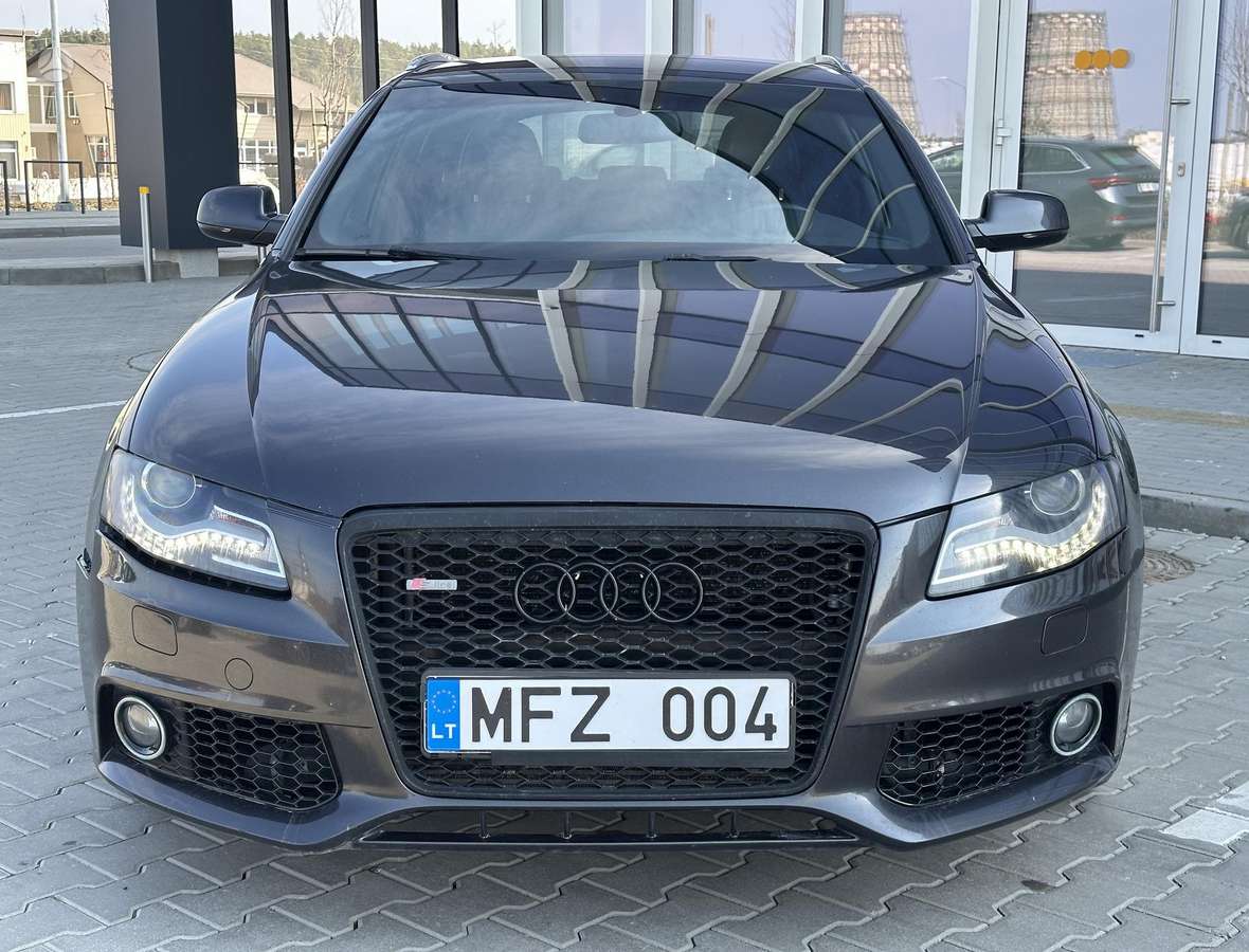Audi A4 2011 — rear view