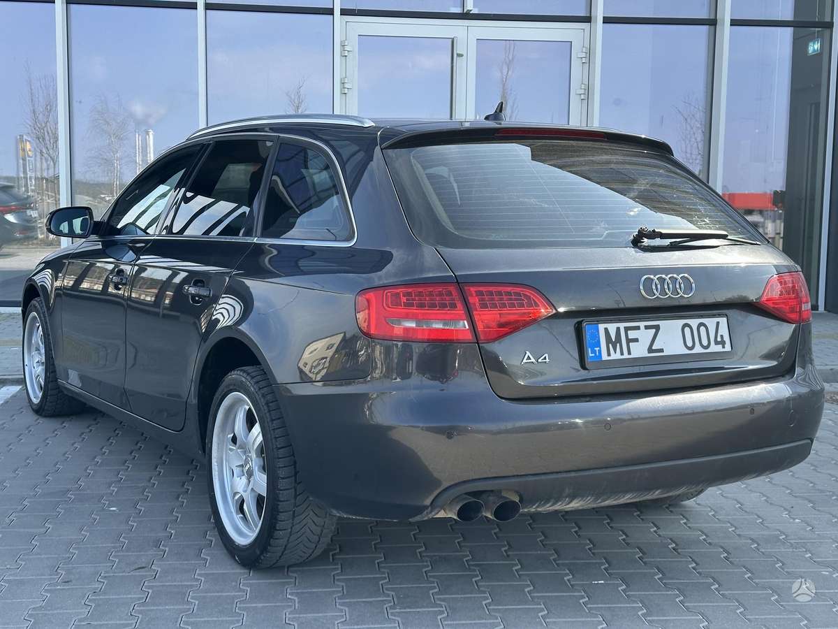 Audi A4 2011 — engine 2000 cm³, 143 HP (105kW)