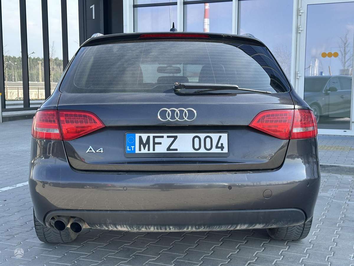 Audi A4 2011 — photo 5