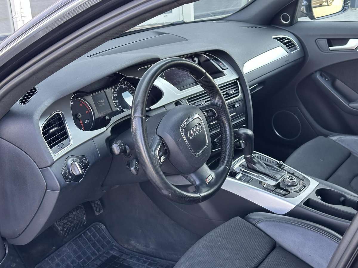 Audi A4 2011 — photo 8