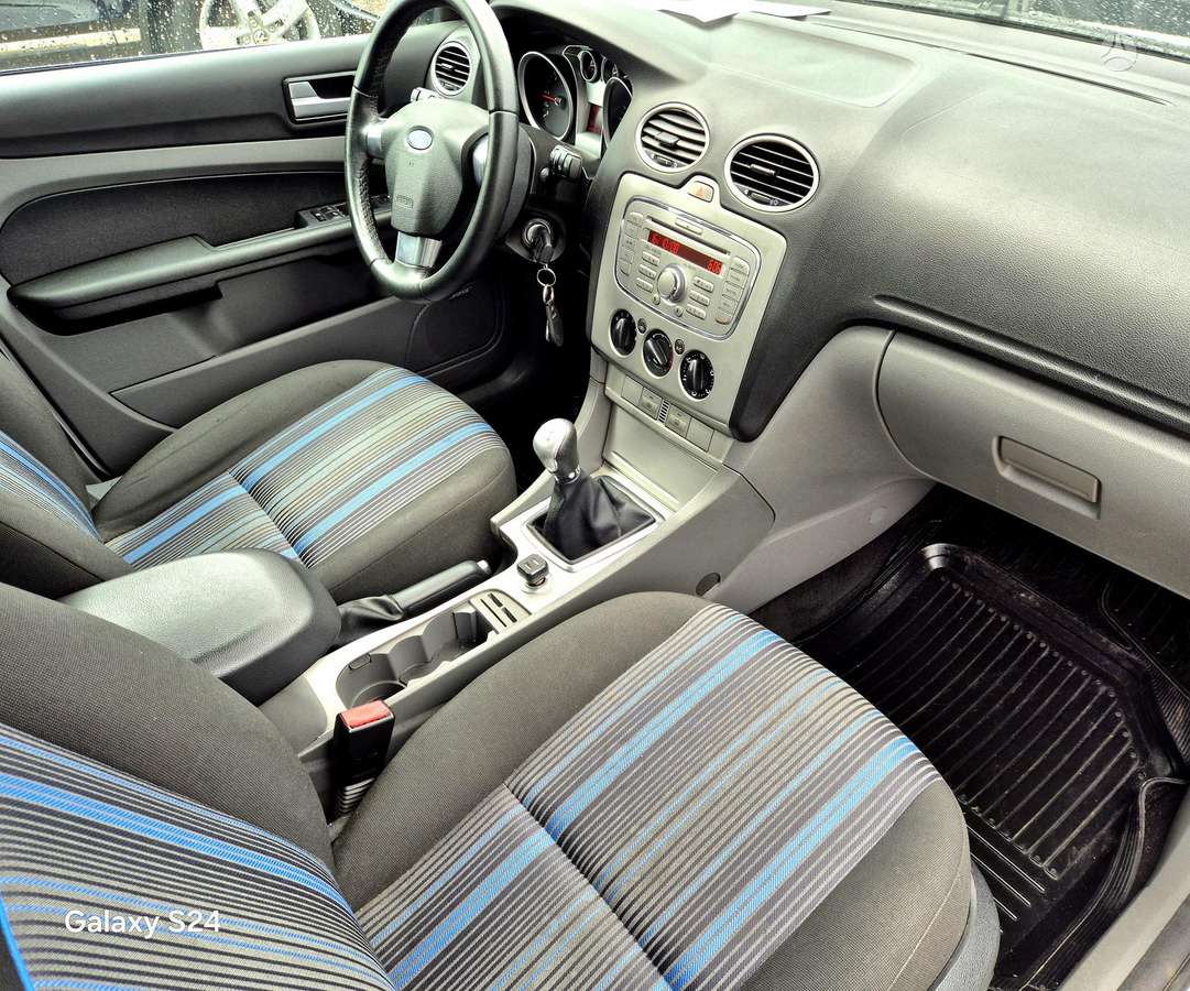 Ford Focus 2009 — photo 11