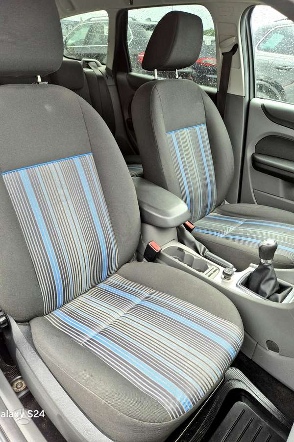 Ford Focus 2009 — photo 13