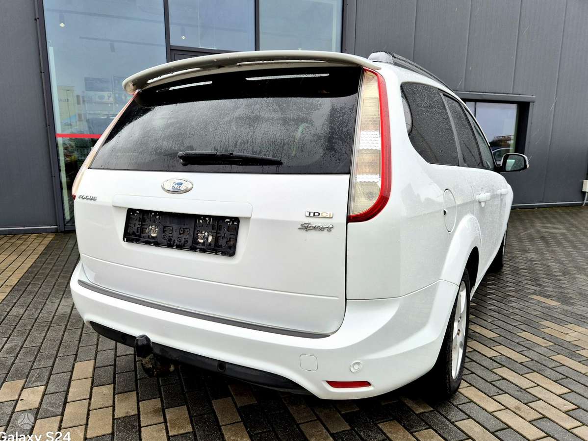 Ford Focus 2009 — photo 8