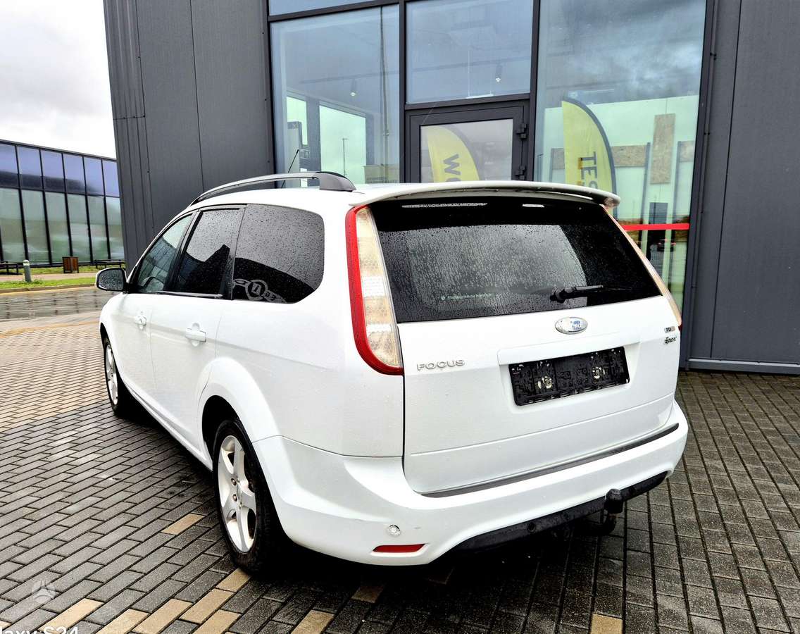 Ford Focus 2009 — photo 9