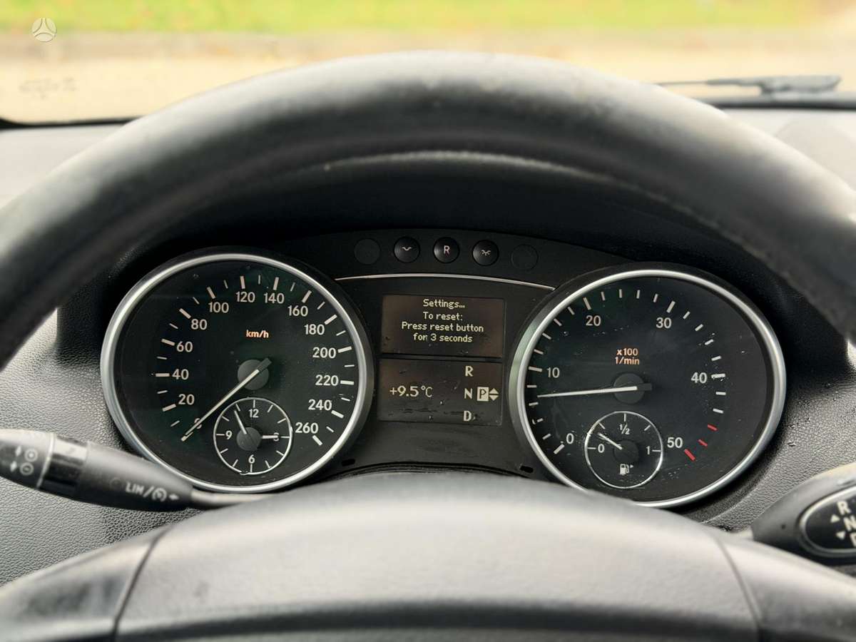Mercedes-Benz ML320 2008 — photo 11