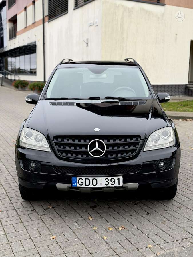 Mercedes-Benz ML320 2008 — interior