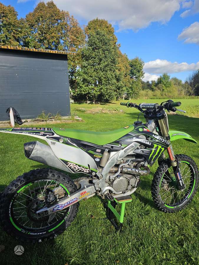 Kawasaki KXF 2014 — вигляд ззаду