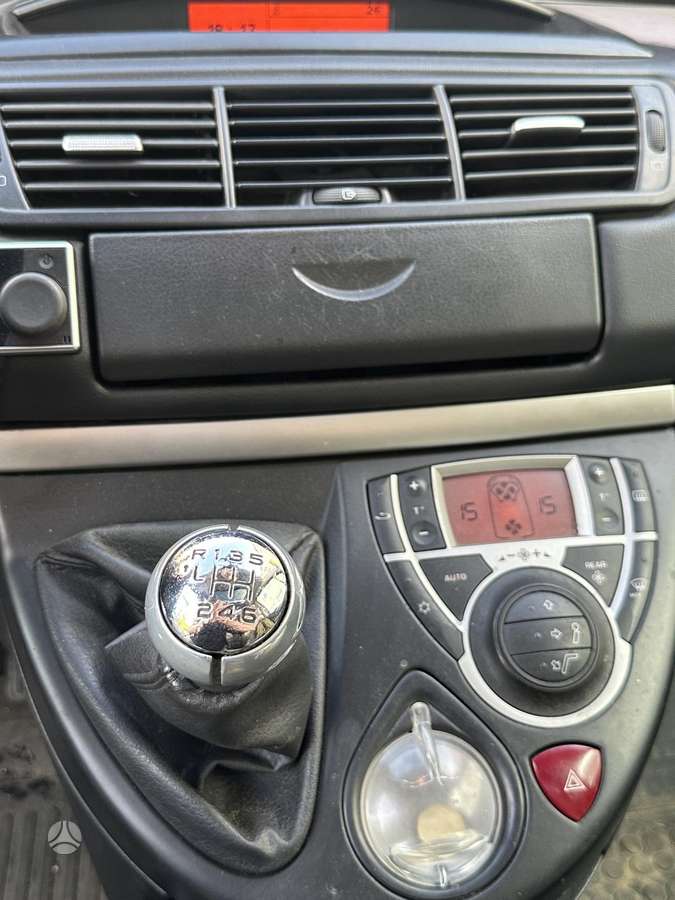 Peugeot 807 2008 — photo 15