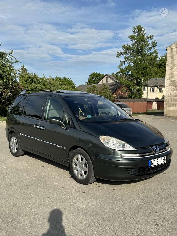 Peugeot 807 2008 — rear view