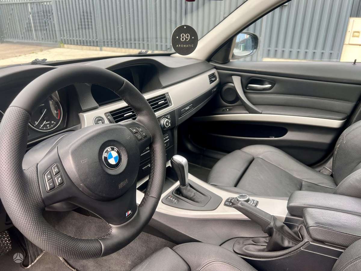 BMW 325 2009 — photo 10