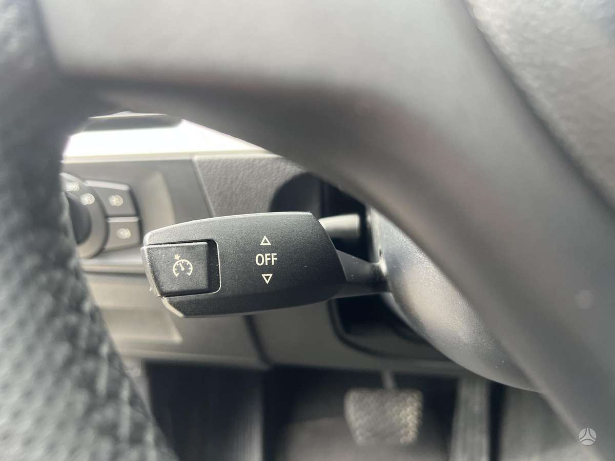 BMW 325 2009 — photo 11