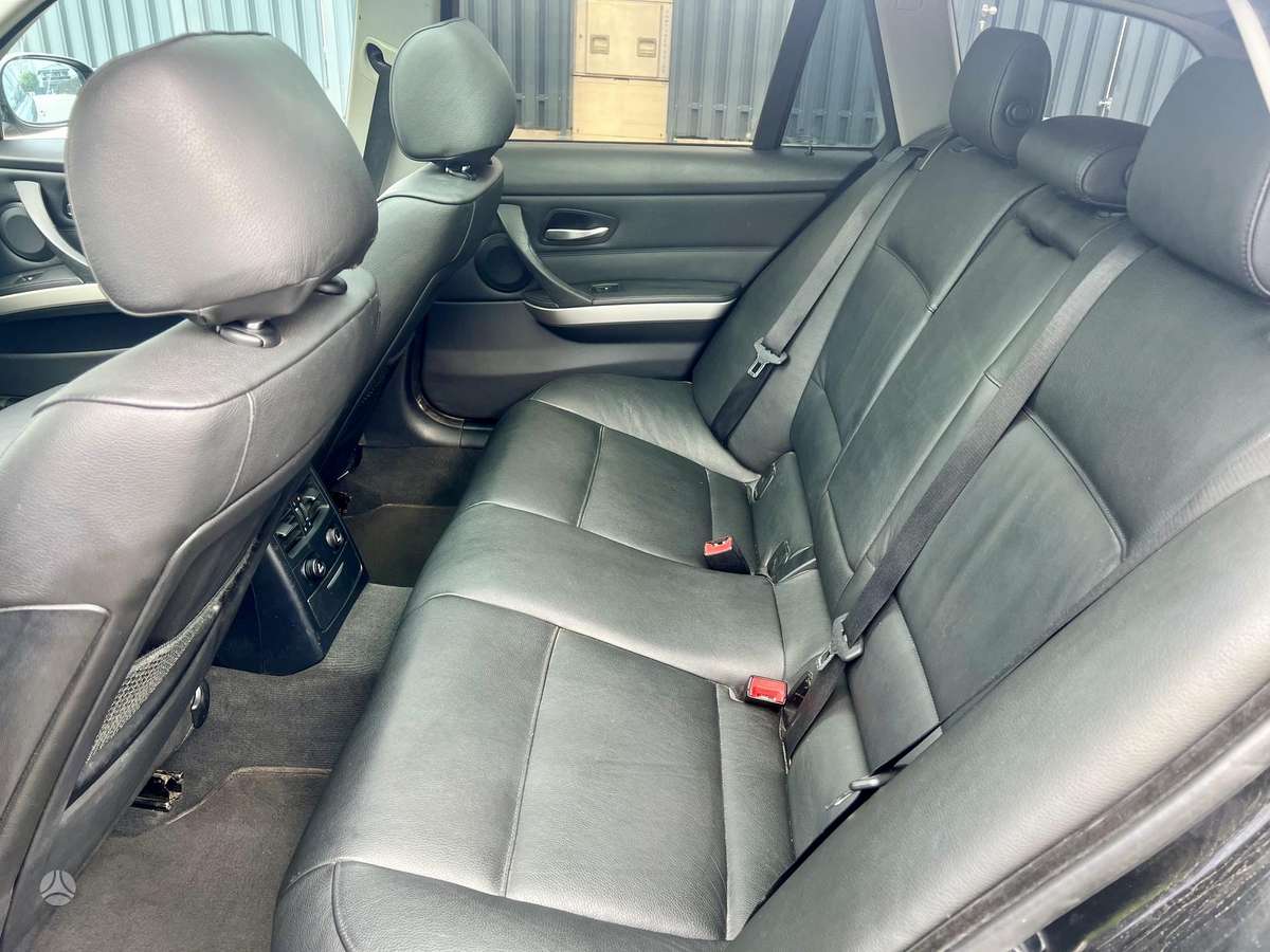 BMW 325 2009 — photo 12