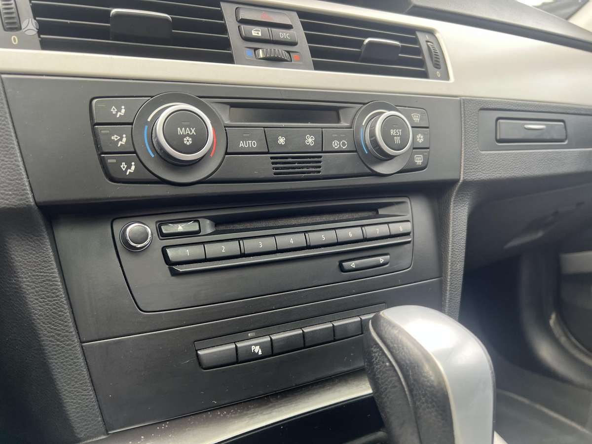 BMW 325 2009 — photo 15