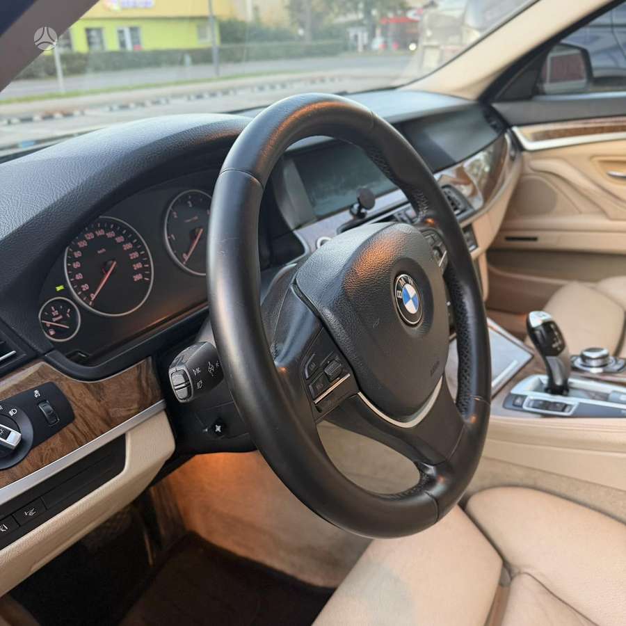 BMW 525 2010 — фото 28