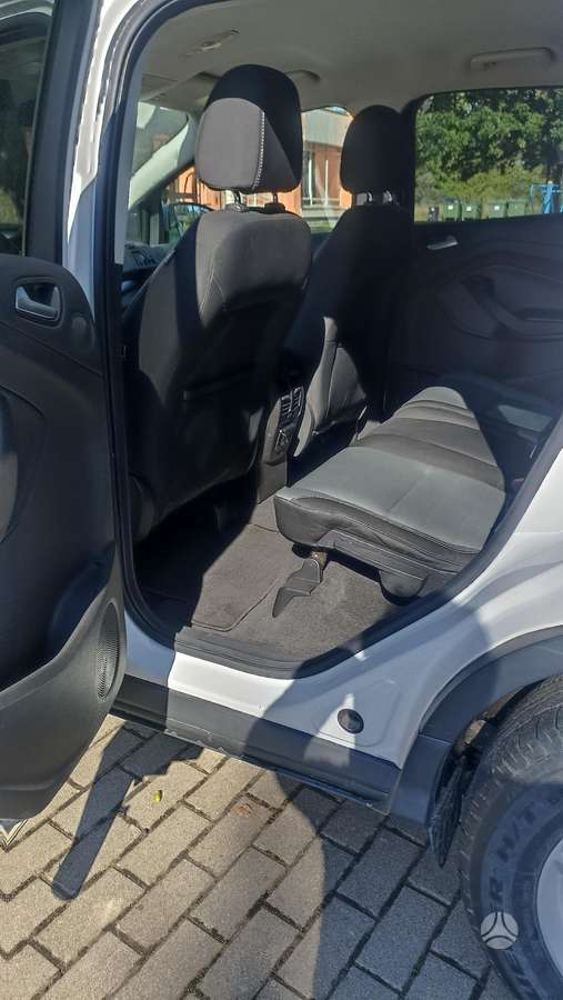 Ford Kuga 2014 — photo 16
