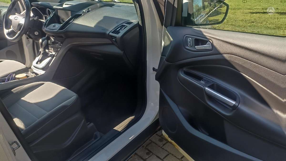 Ford Kuga 2014 — photo 7